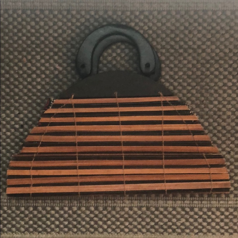 Wood handbag w/ wooden handles